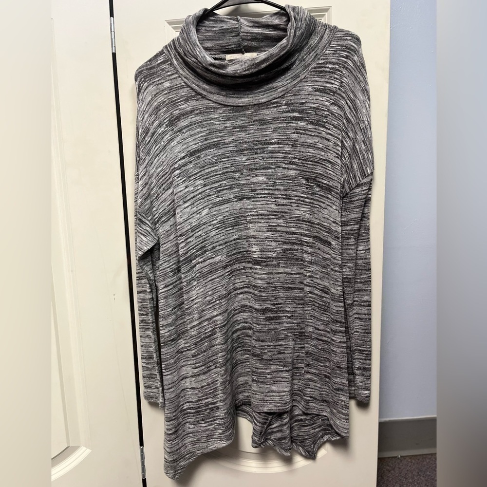 🚨CLEARANCE A1123-22 Joan Vass, heather grey turtle neck sweater, Medium
